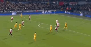 【欧冠】锋线双响炮！国际米兰客场2比0费耶诺德