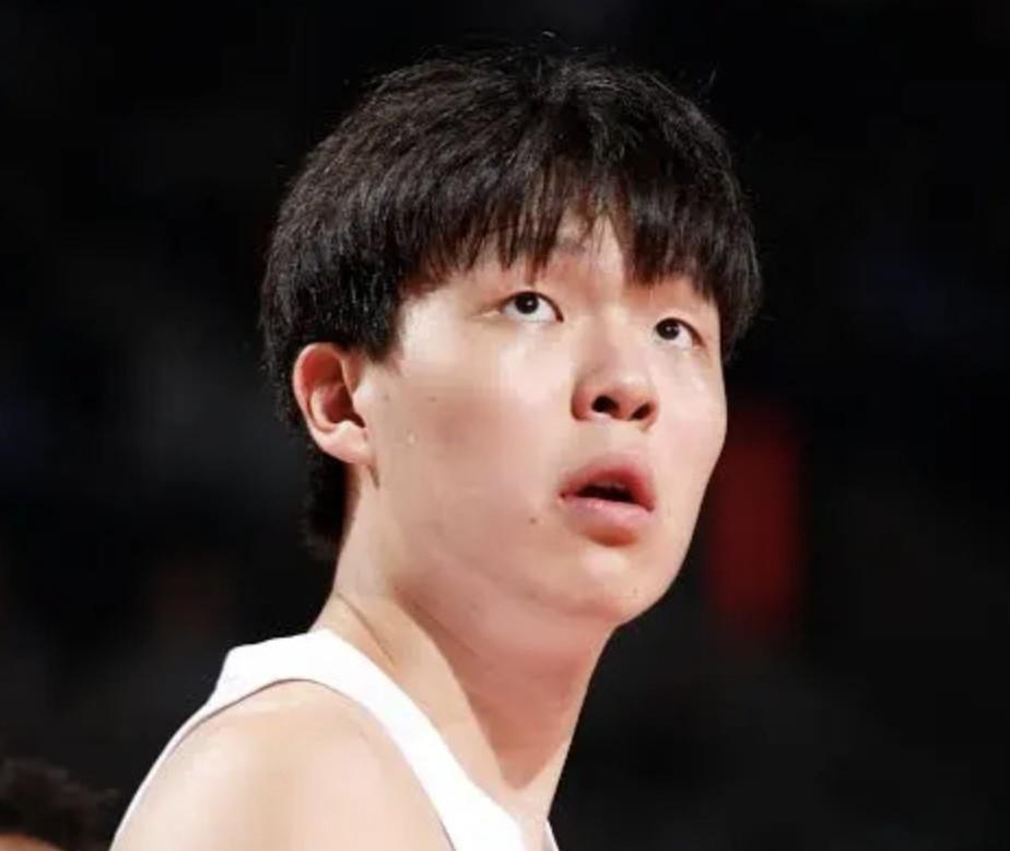 pp电子-记者：杨瀚森因伤加之长途返程，今日不出战混音队比赛