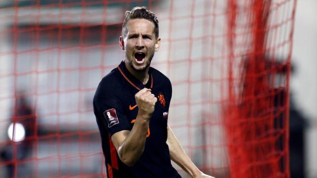 pp电子-乱枪打鸟射落7球！荷兰超额兑现德波尔“巴掌”豪言