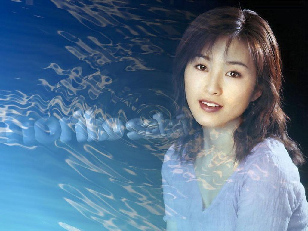 pp电子-堕落的“清纯女星”酒井法子,这张腿间蝴蝶背后,隐藏着的故事